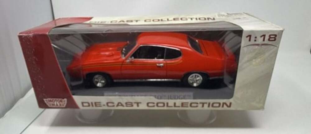 Motor Max 1969 Pontiac GTO Judge Red 1:18 Die-Cast Collection